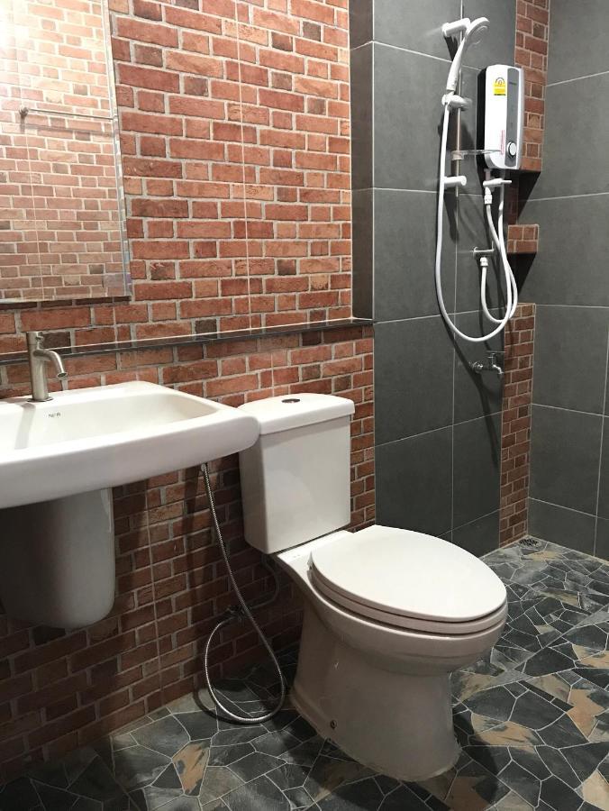 Bed Box Otel Nakhonratchasima Dış mekan fotoğraf